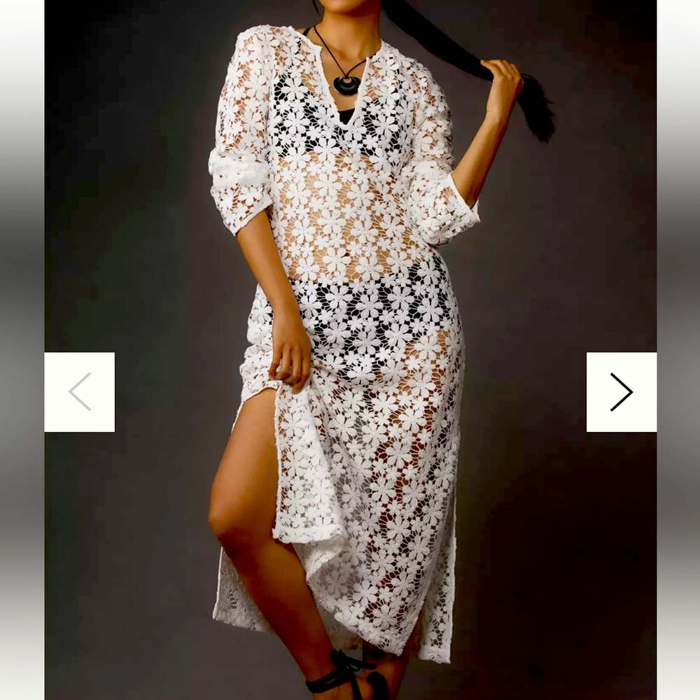 Anthropologie 3D Floral Kaftan. Size M/L. White cover up.